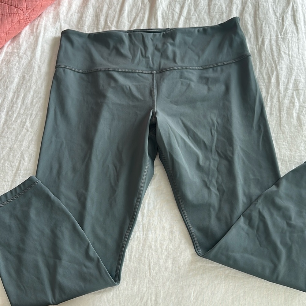 Athleta- Elation Train 7/8 Tight- Worn once!
